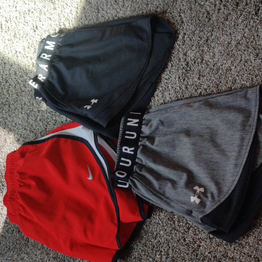 Lot of 3 pairs of shorts Nike/Under Armour